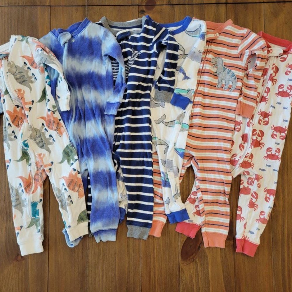 LOT of (6) Boys 12-18M Snug Fit Pajamas (Carter's) FREE SHIPPING!!!
